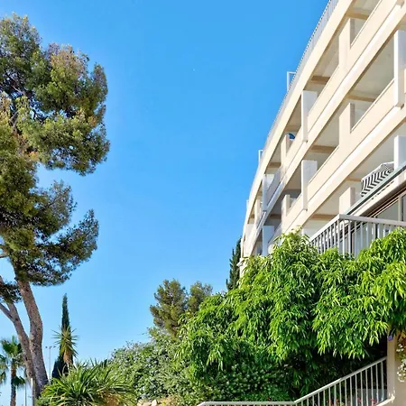 Pierre & Le Port Apartmanhotel 2*